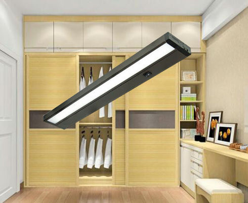 Đèn LED chiếu sáng gia đình Undermount, 12 &quot;8W có thể điều chỉnh độ sáng dưới ánh sáng tủ